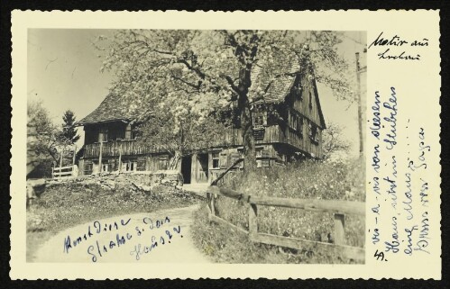 Motiv aus Lochau : Bauernhaus mit blühendem Baum