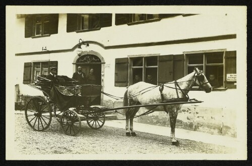 Hohenweiler - Hauseingang von Dr. Ed. Raidt mit Pferdekutsche