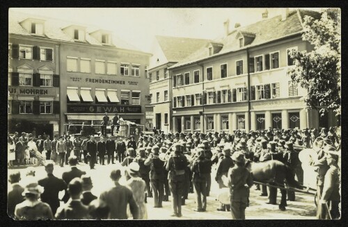 Bregenz - Kundgebung mit Militärkapelle am Kornmarktplatz