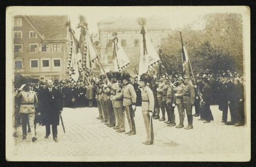 Festakt mit Fahnenträgern in Bregenz