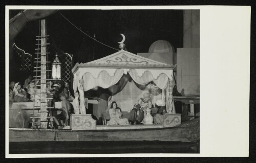 Bregenzer Festspiele - Szenenbild einer Aufführung auf der Seebühne, wohl  Die Entführung aus dem Serail , 1947