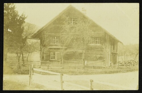 Altes Haus in Tufers, Gemeinde Göfis, an der Straße nach Satteins