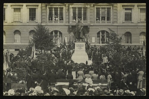 Bregenz - Enthüllung des Dr.-Anton-Schneider-Denkmals vor dem Vorarlberger Landesmuseum