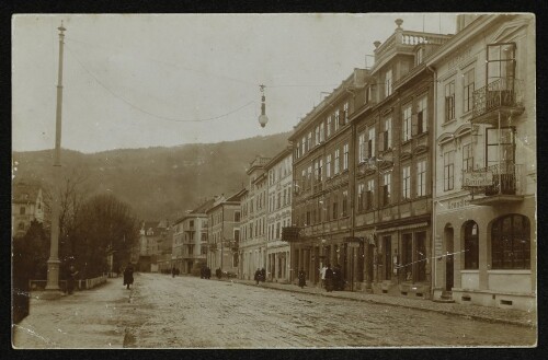 Bregenz - Straßenzug mit Gasthof Brändle
