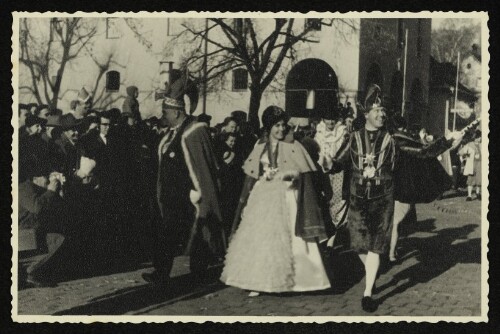 Faschingsumzug mit Prinzenpaar