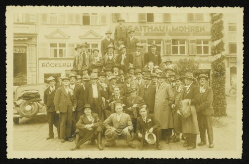 Bregenz - Gasthaus Mohren mit Männergruppe