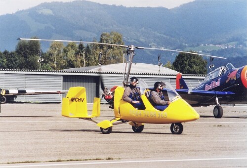 Besucher am Flugplatz Hohenems