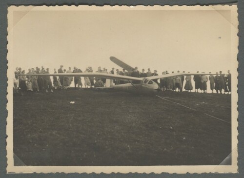 Segelflugzeuge am Start mit Gummiseil