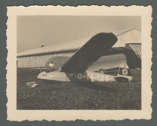 Segelflugzeug des Nationalsozialistischen Fliegerkorps NSFK