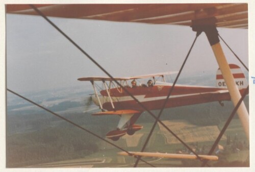 Doppeldecker im Flug