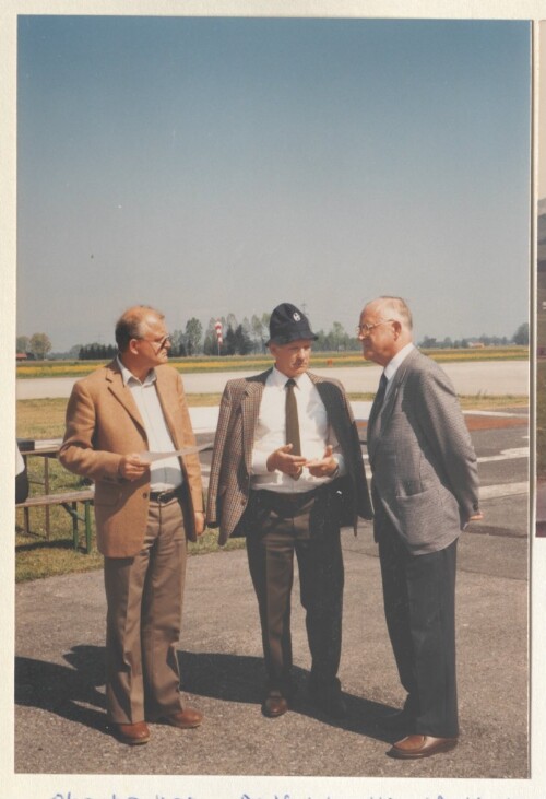 Prüfungskommission am Flugplatz Hohenems