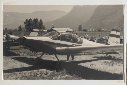 Motorflugzeug JOB 15 am Flugplatz Hohenems