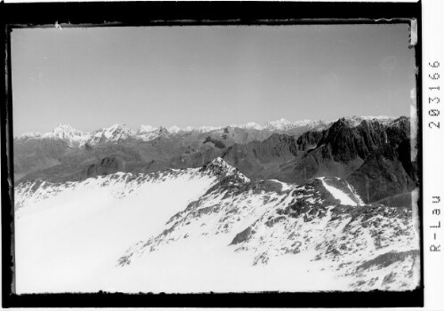 [Blick von der Fädnerspitze gegen Samnaungruppe und Ötztaler Alpen]