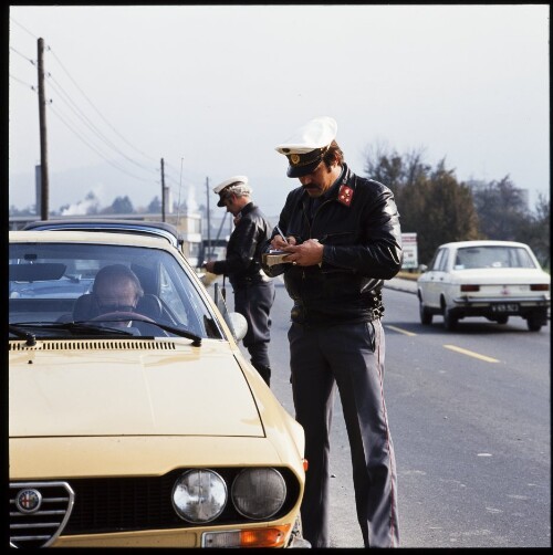 Gendarmerie - Strassenkontrolle