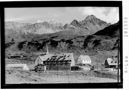 [St.Christoph am Arlberg mit Hospiz gegen Valluga]