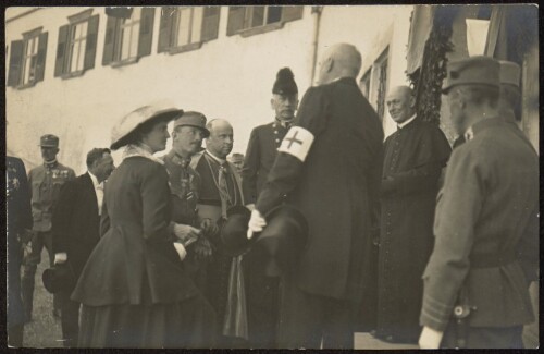 [Kaiser Karl I. und Kaiserin Zita am 5. Juni 1917 zu Besuch im Kloster Mehrerau in Bregenz]