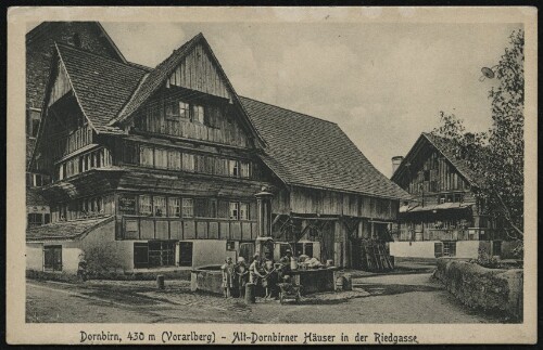 Dornbirn, 430 m (Vorarlberg) - Alt-Dornbirner Häuser in der Riedgasse