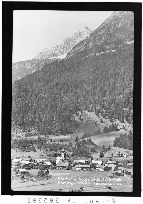 Vorderhornbach im Lechtal / Tirol mit Hochvogel 2594 m