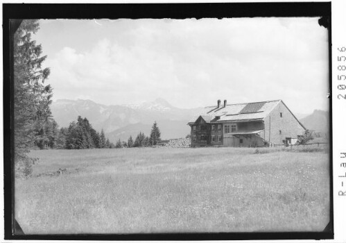 [Gasthof Waldrast bei Sibratsgfäll gegen Hohen Ifen]