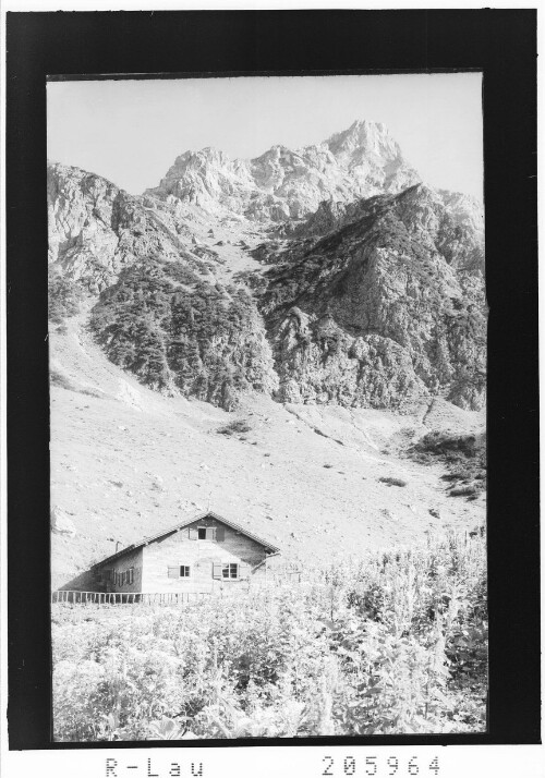 Sarottla - Hütte 1660 m gegen Zimba 2643 m : [Sarotla Hütte]