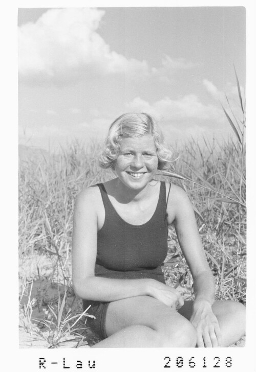 [Sonnenbad am Bodenseeufer]