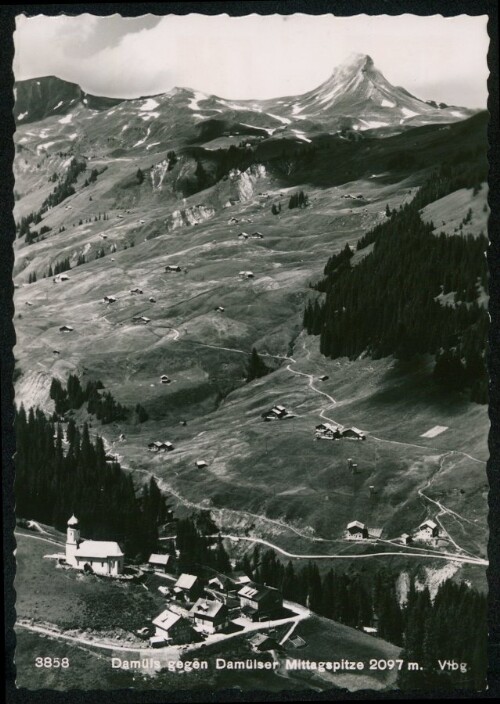 Damüls gegen Damülser Mittagspitze 2097 m. Vlbg.